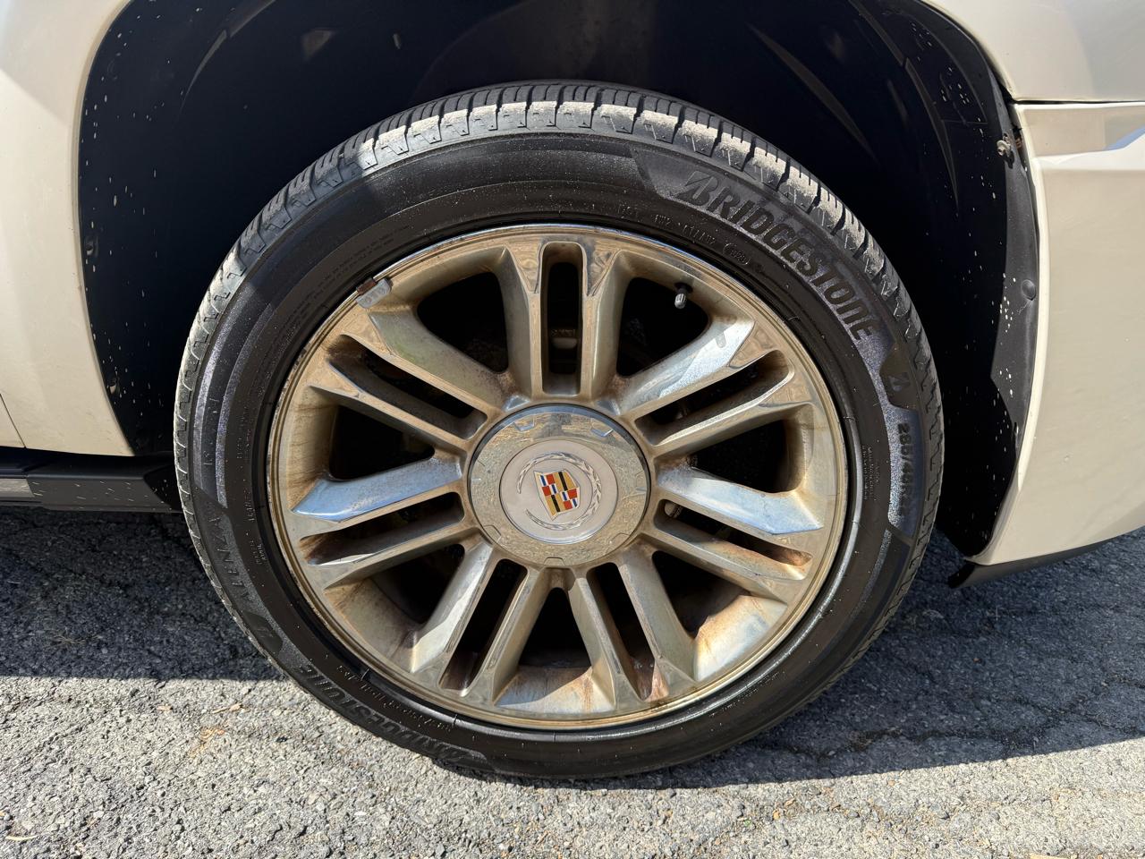 Cadillac Escalade ESV AWD Platinum 2011