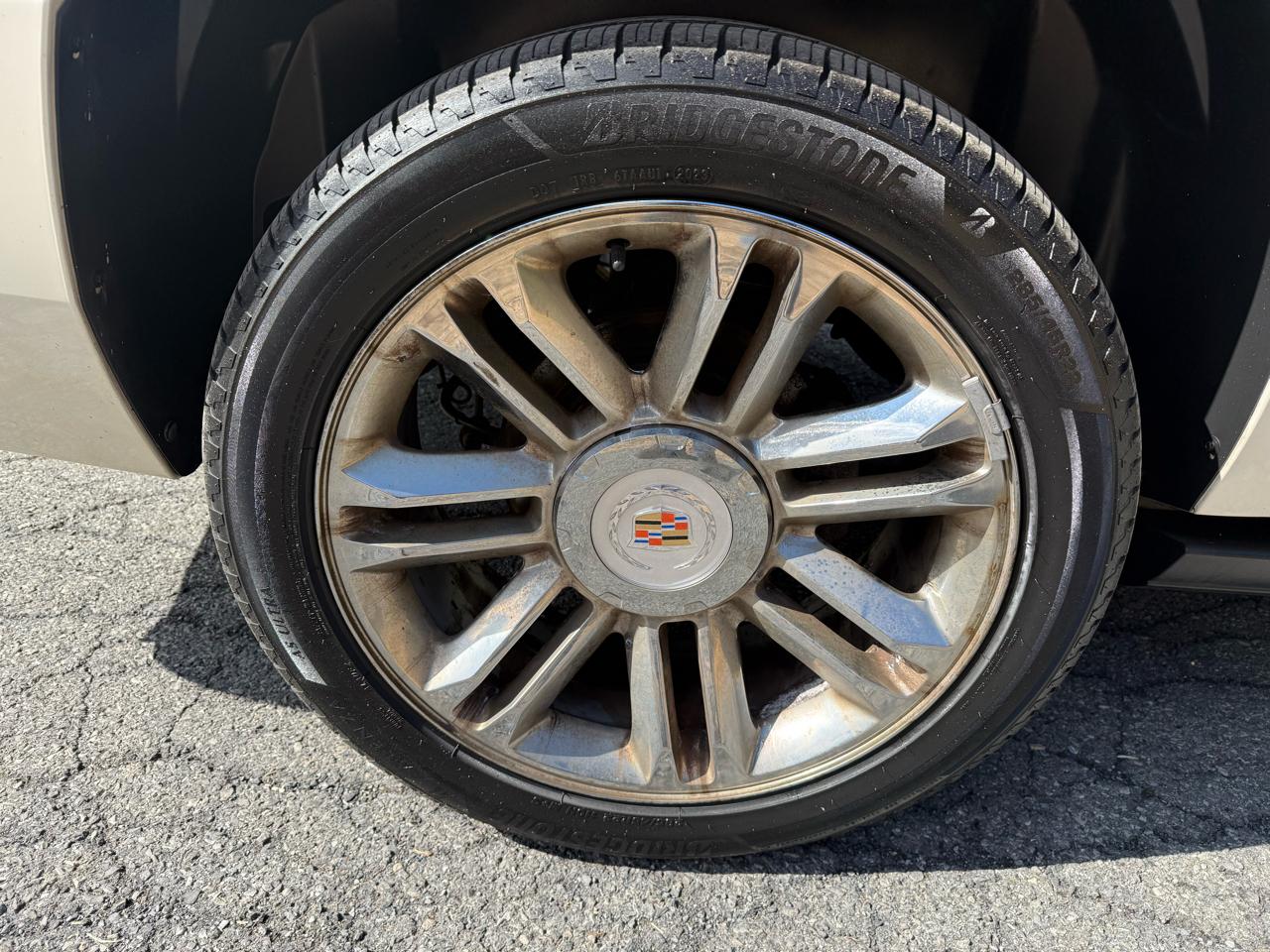 Cadillac Escalade ESV AWD Platinum 2011