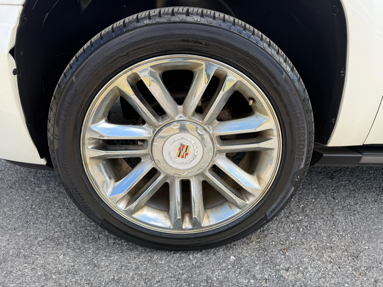 Cadillac Escalade ESV AWD Platinum 2011