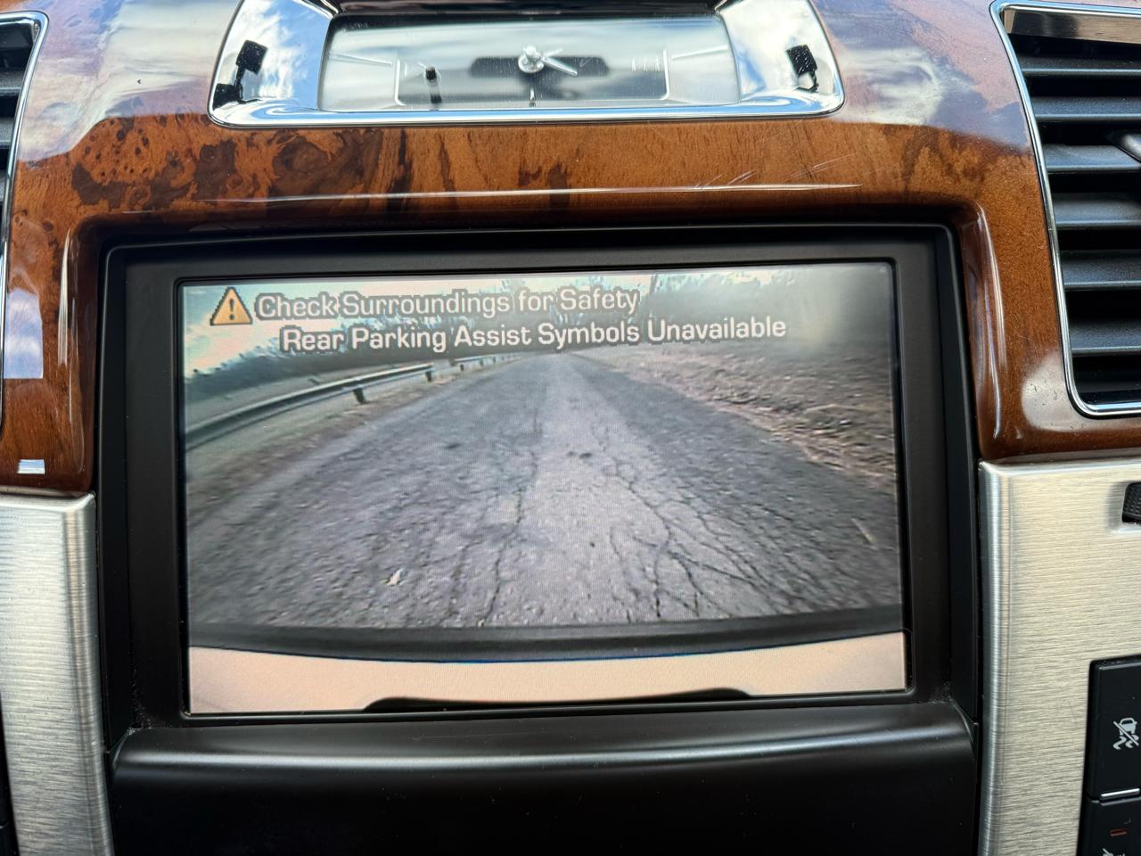 Cadillac Escalade ESV AWD Platinum 2011