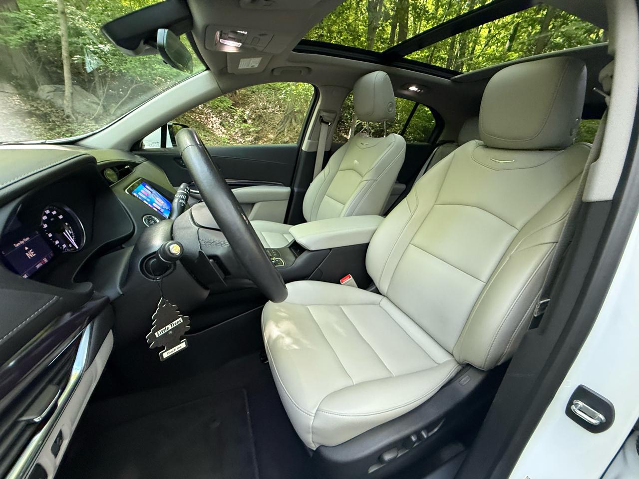 Cadillac XT4 Luxury AWD 2023