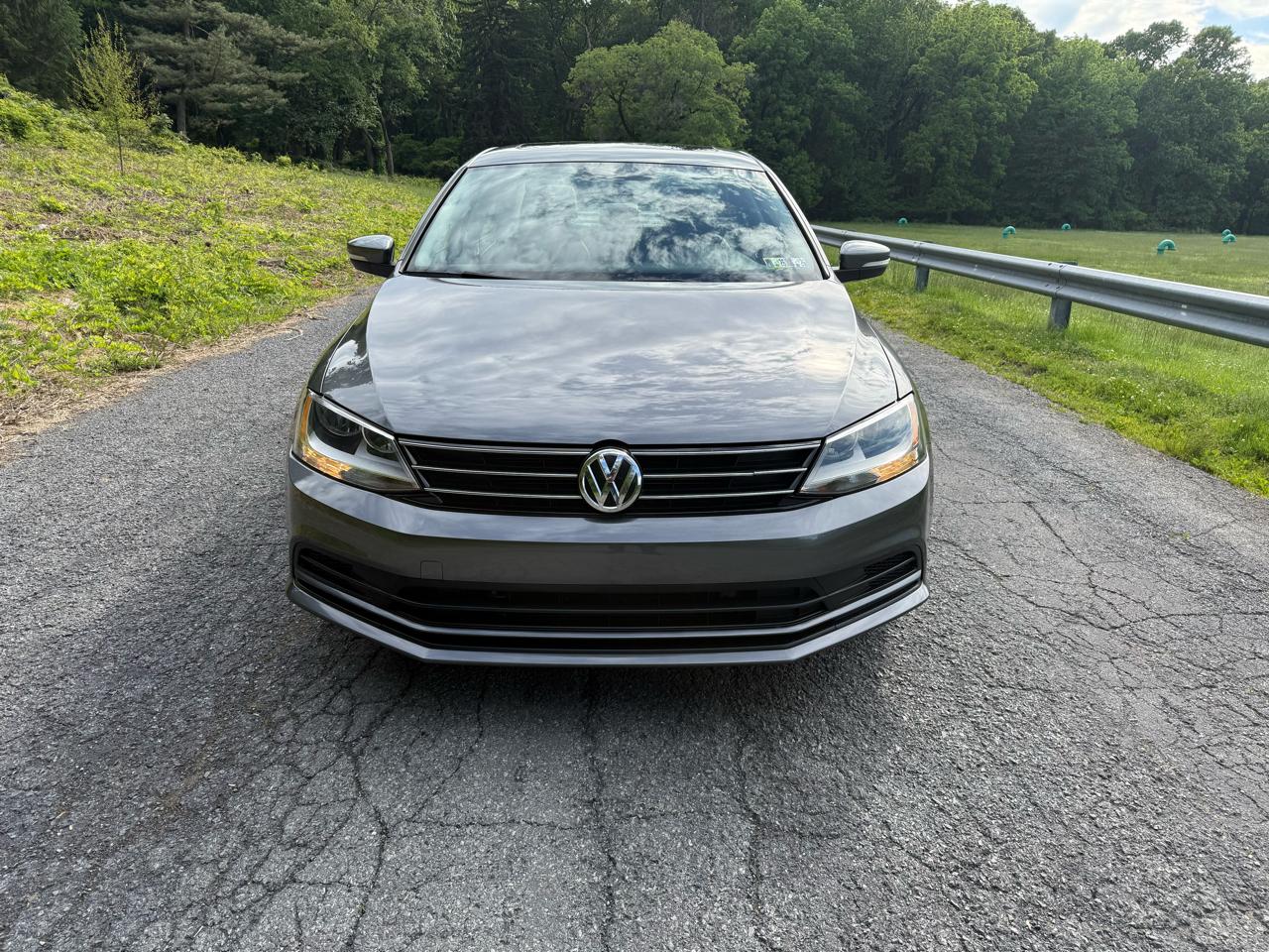 Volkswagen Jetta SE 6A 2016