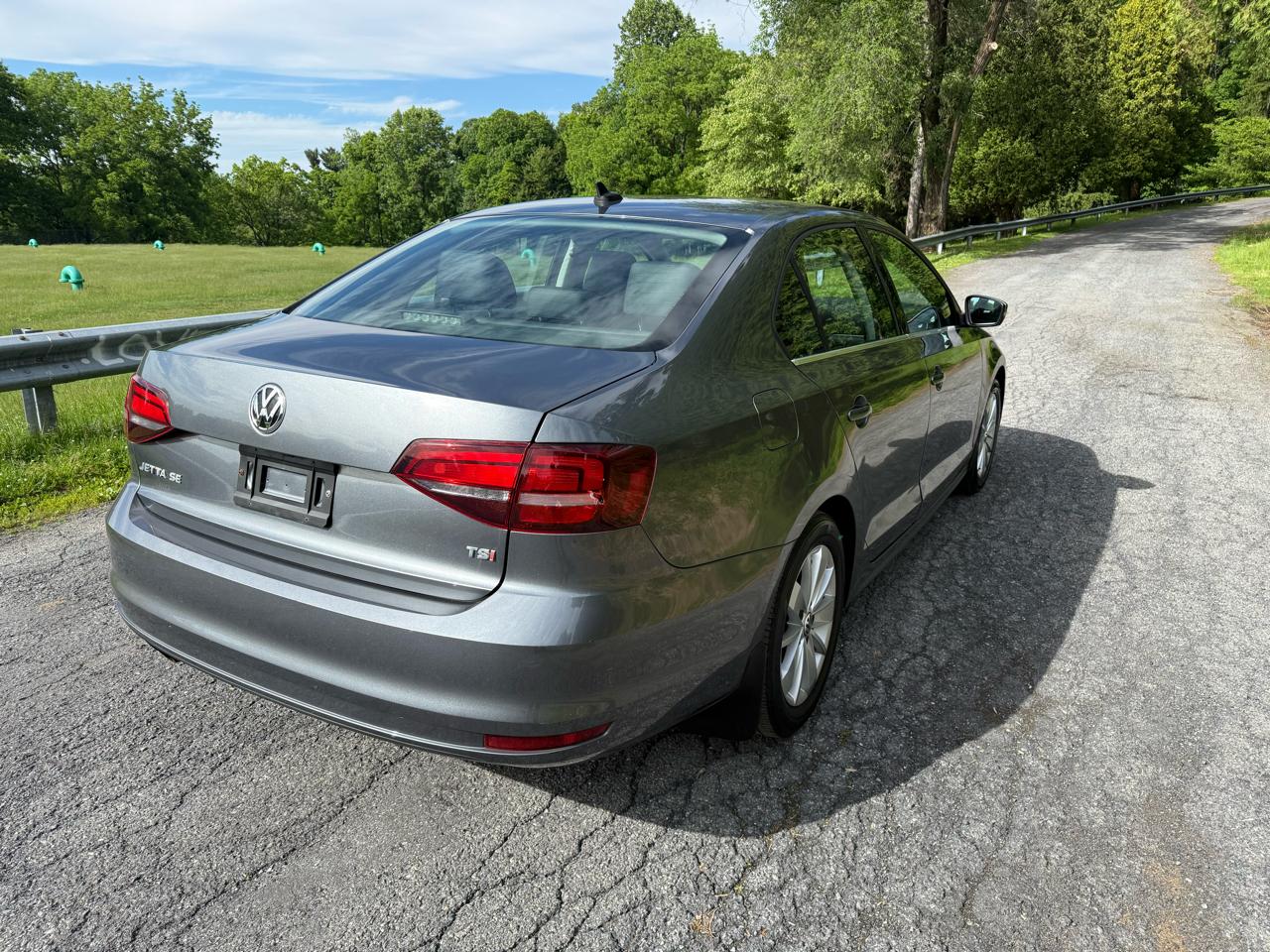 Volkswagen Jetta SE 6A 2016