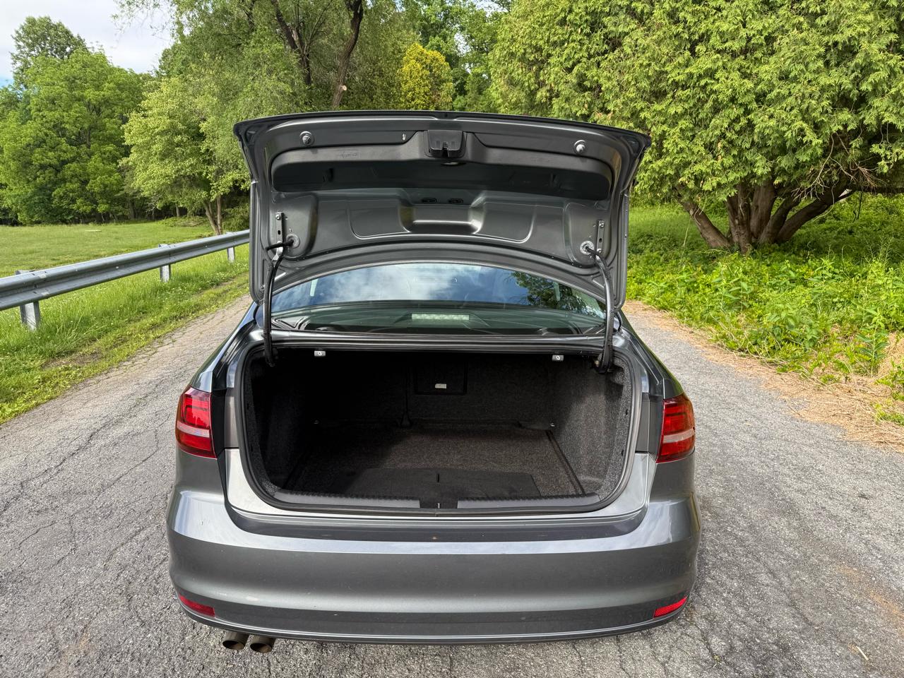 Volkswagen Jetta SE 6A 2016