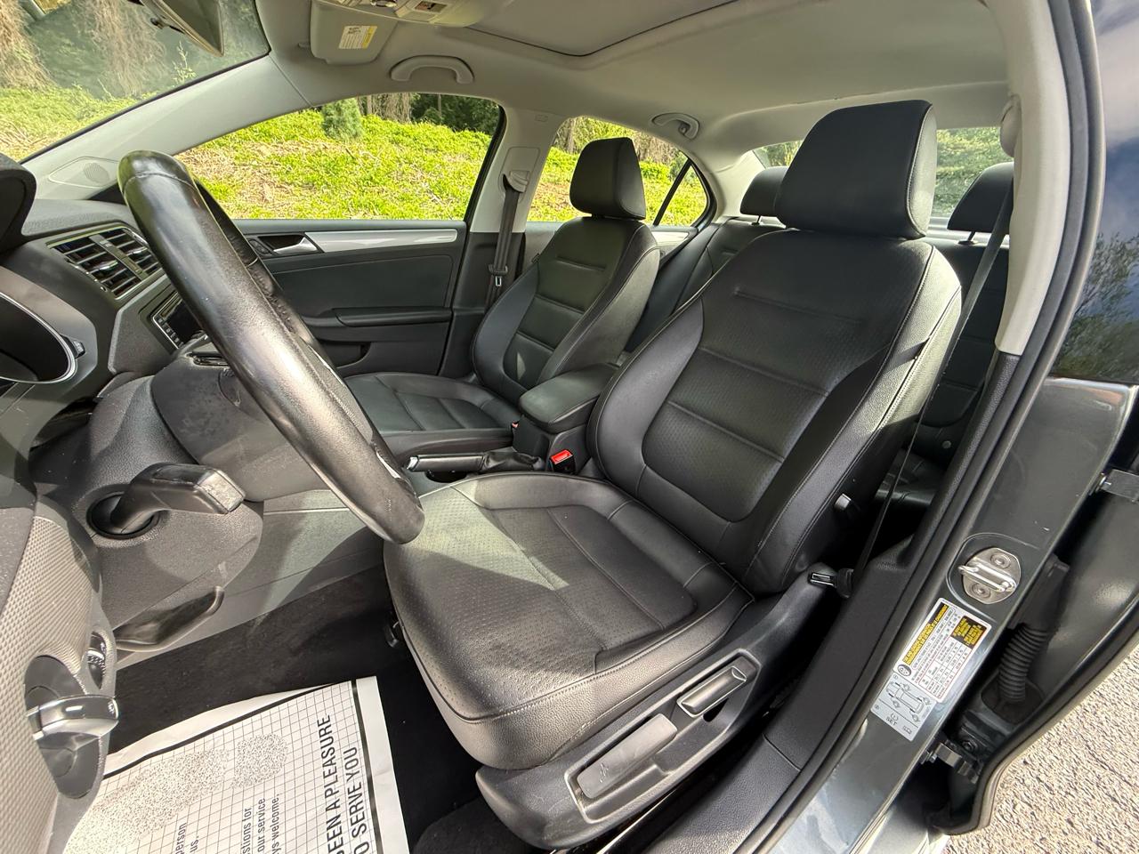 Volkswagen Jetta SE 6A 2016