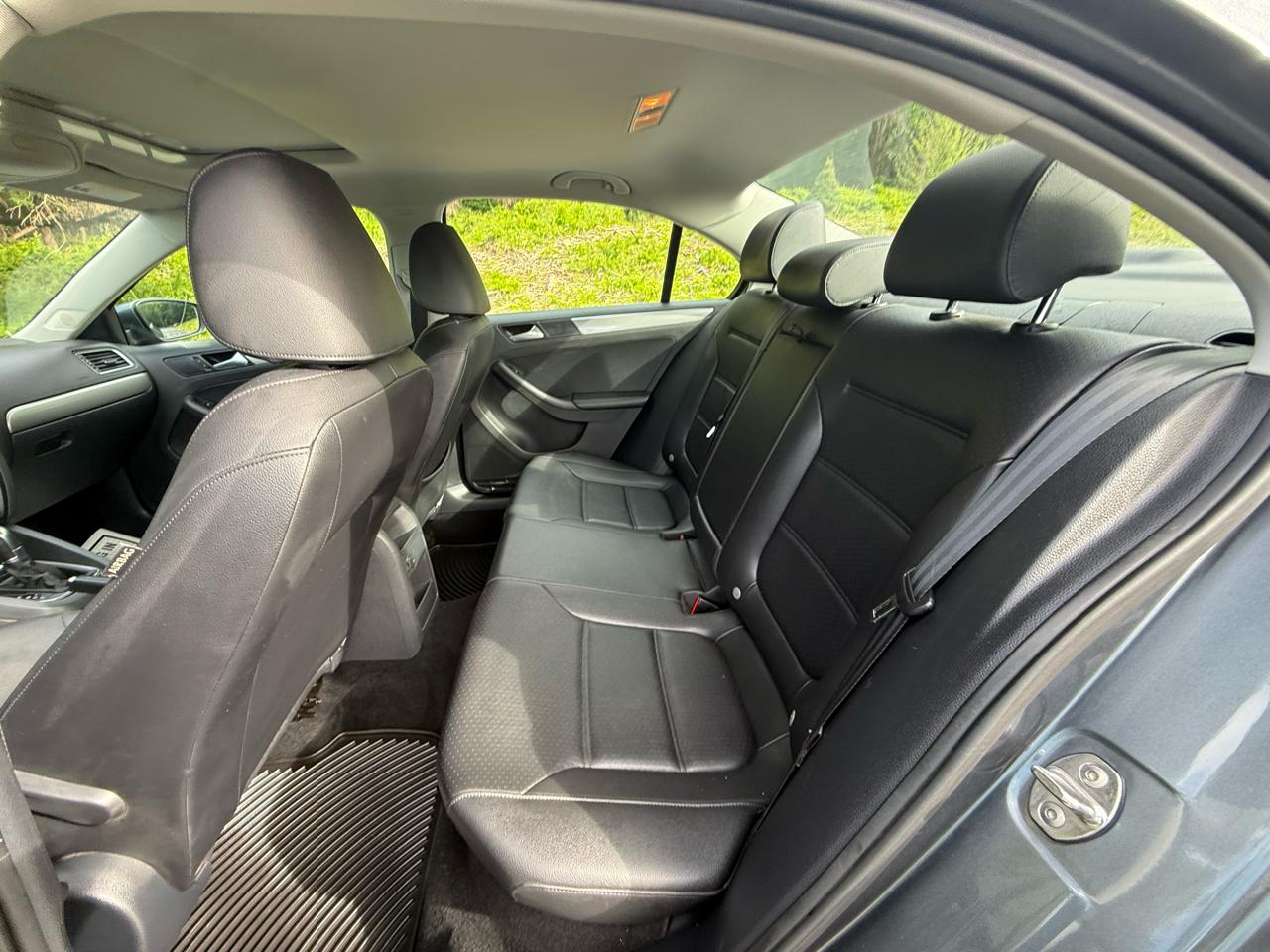 Volkswagen Jetta SE 6A 2016
