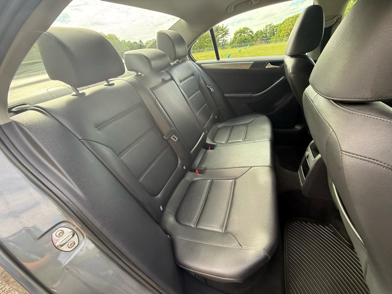 Volkswagen Jetta SE 6A 2016