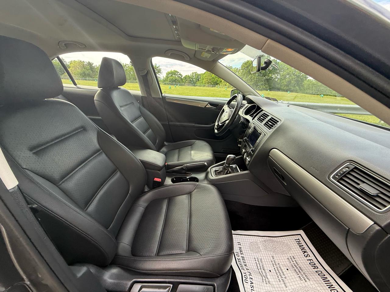Volkswagen Jetta SE 6A 2016