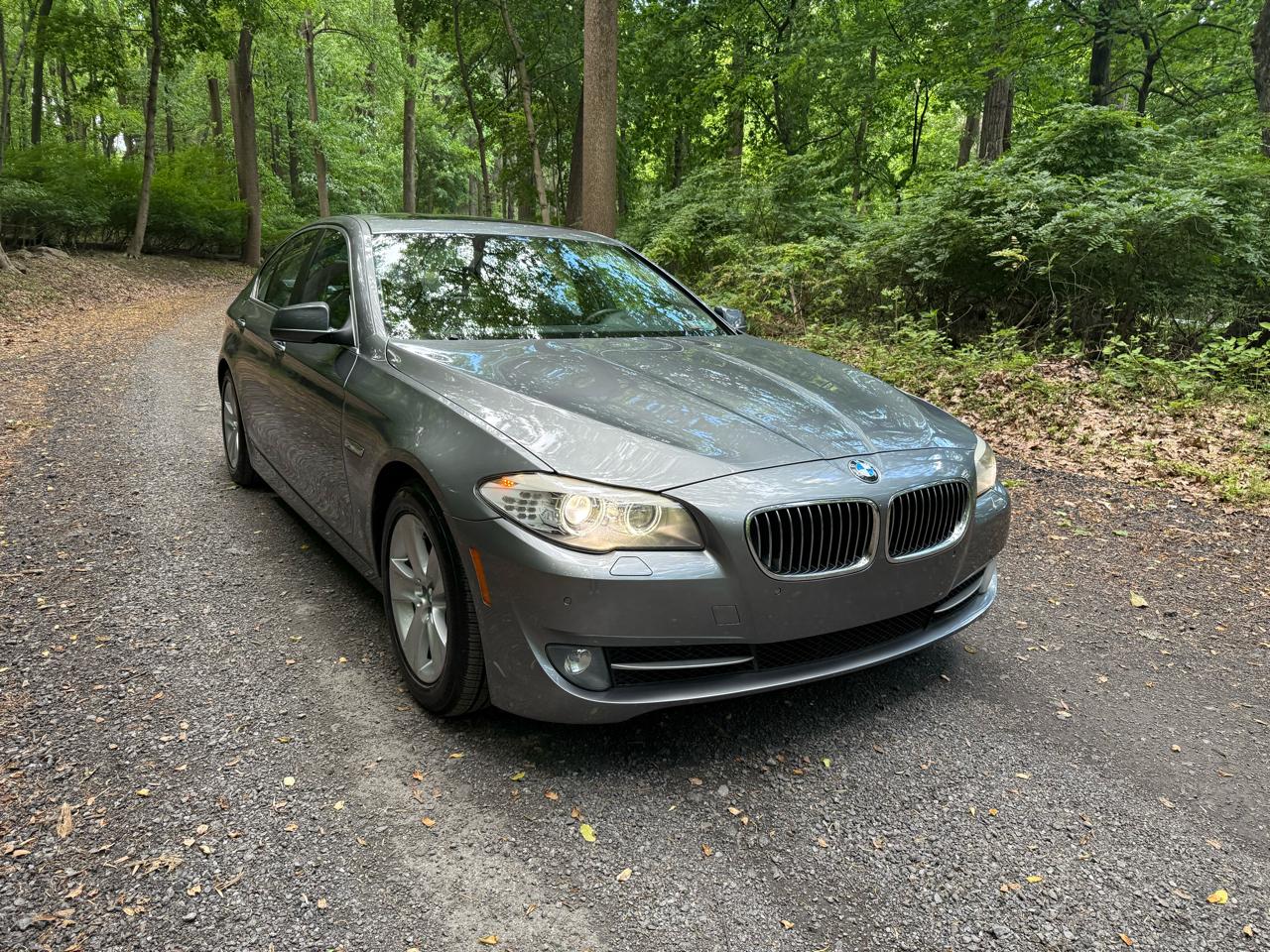 BMW 5-Series 528i xDrive 2012
