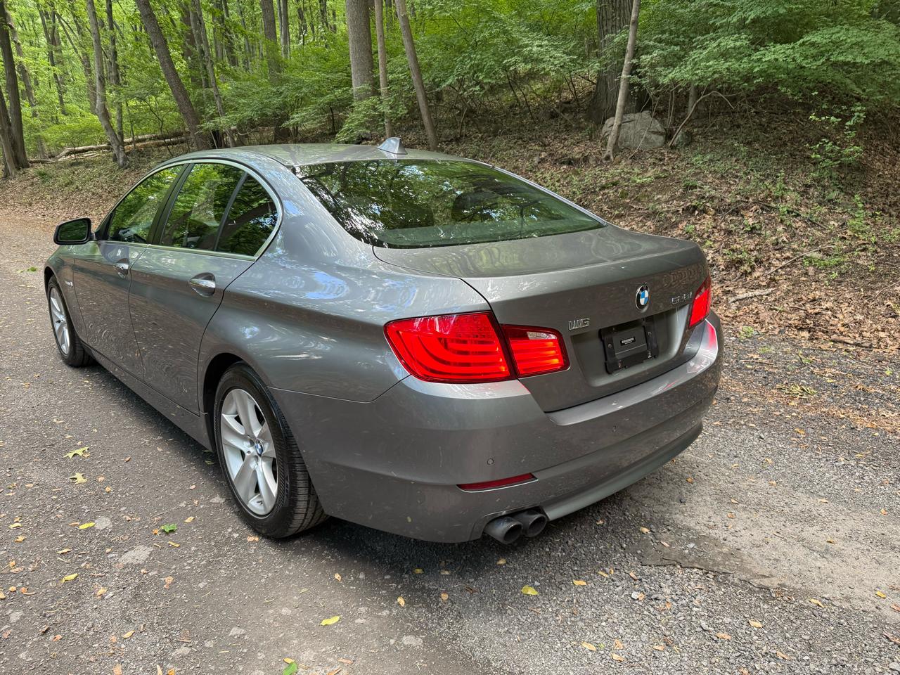 BMW 5-Series 528i xDrive 2012