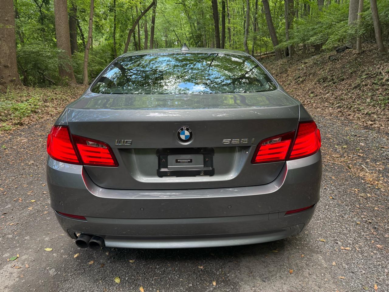 BMW 5-Series 528i xDrive 2012