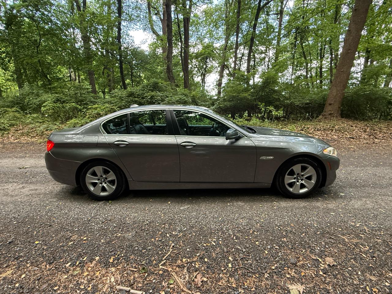 BMW 5-Series 528i xDrive 2012