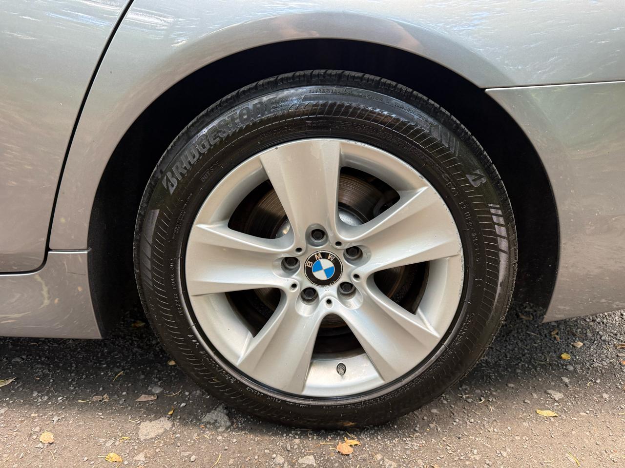 BMW 5-Series 528i xDrive 2012