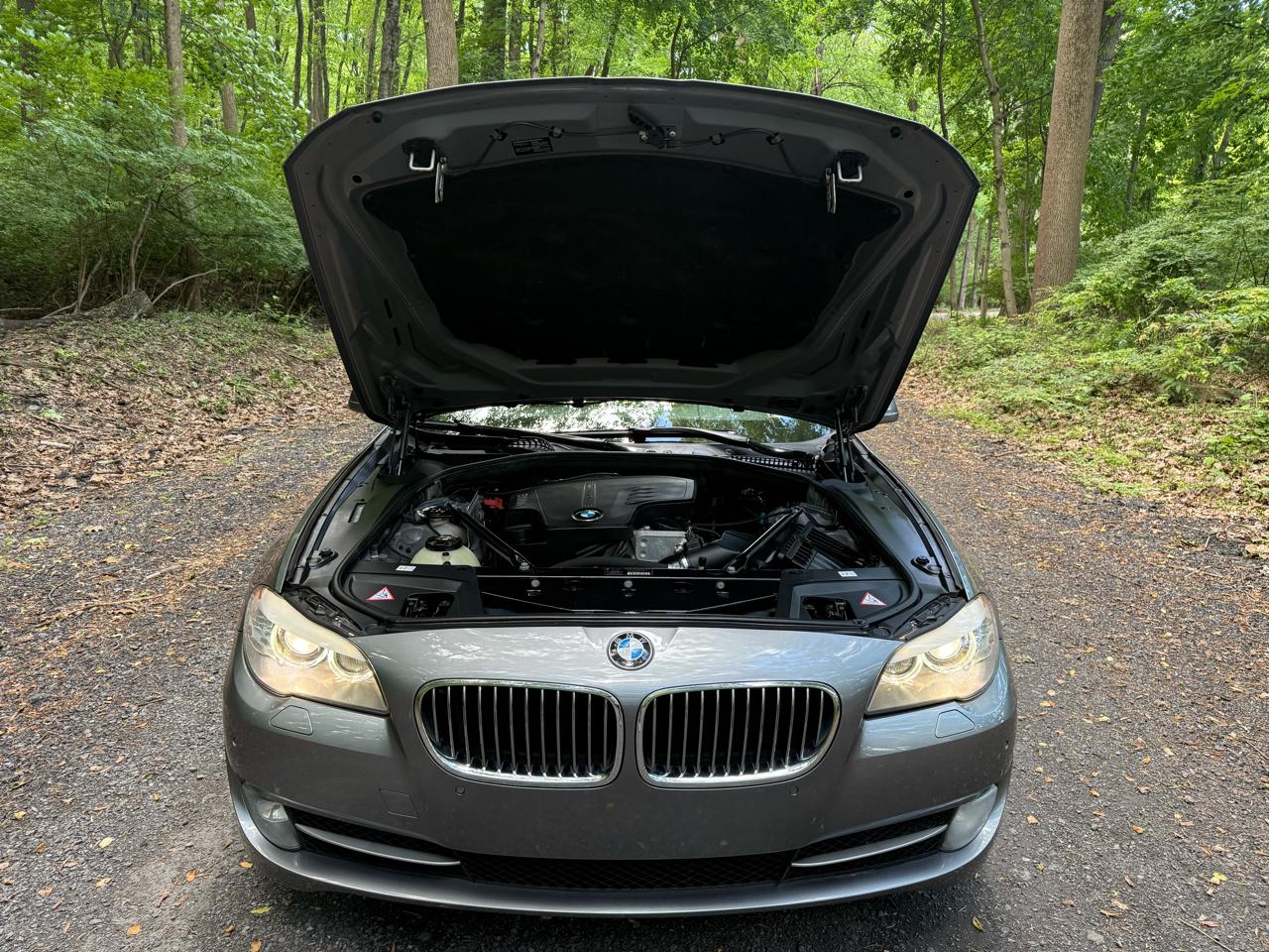 BMW 5-Series 528i xDrive 2012