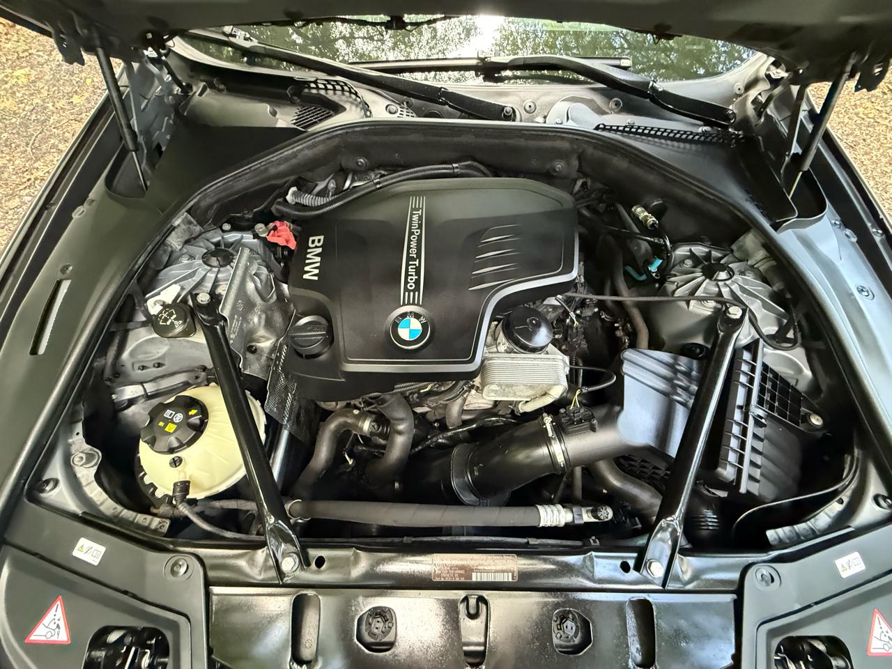 BMW 5-Series 528i xDrive 2012
