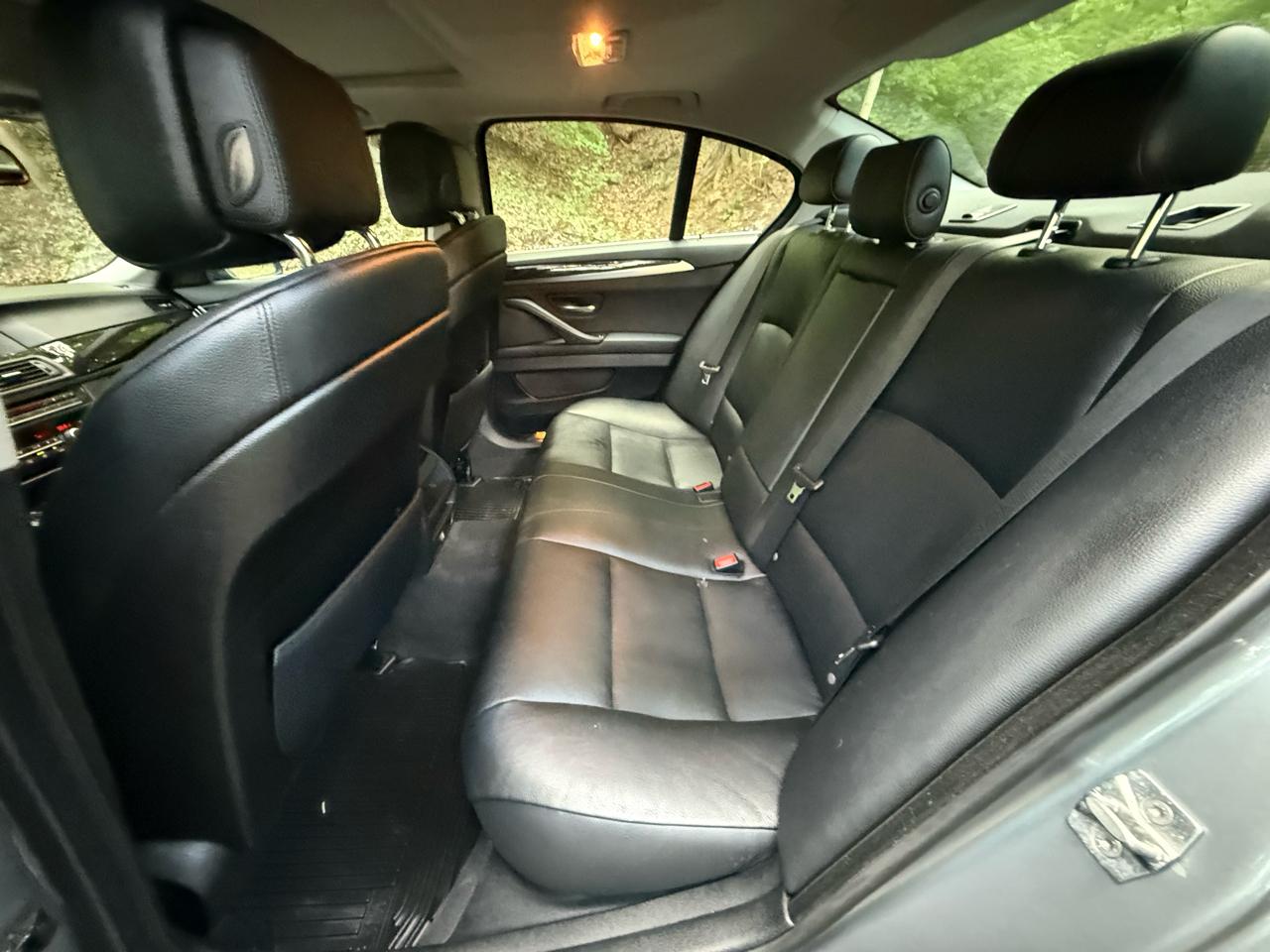 BMW 5-Series 528i xDrive 2012