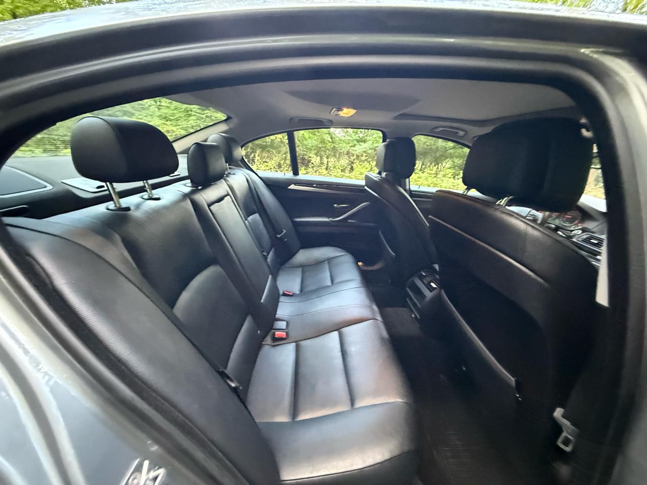 BMW 5-Series 528i xDrive 2012