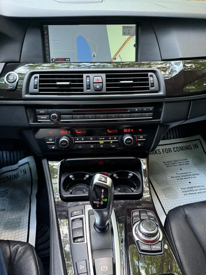 BMW 5-Series 528i xDrive 2012