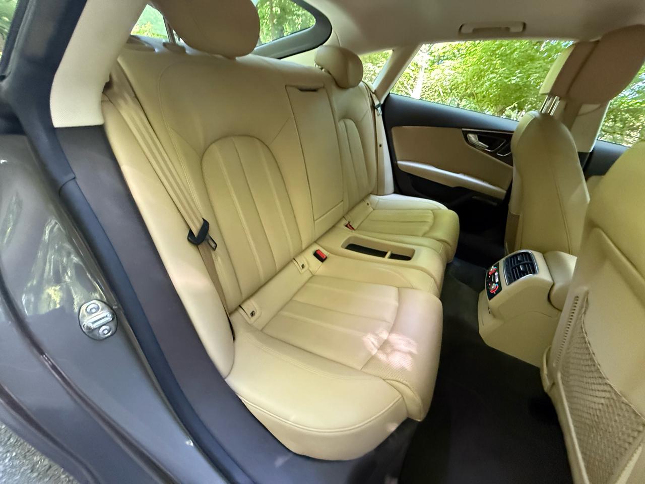 Audi A7 3.0T Premium quattro 2012