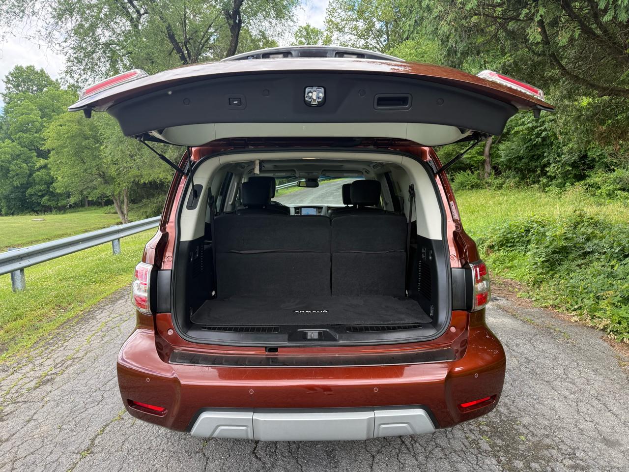 Nissan Armada Platinum AWD 2017