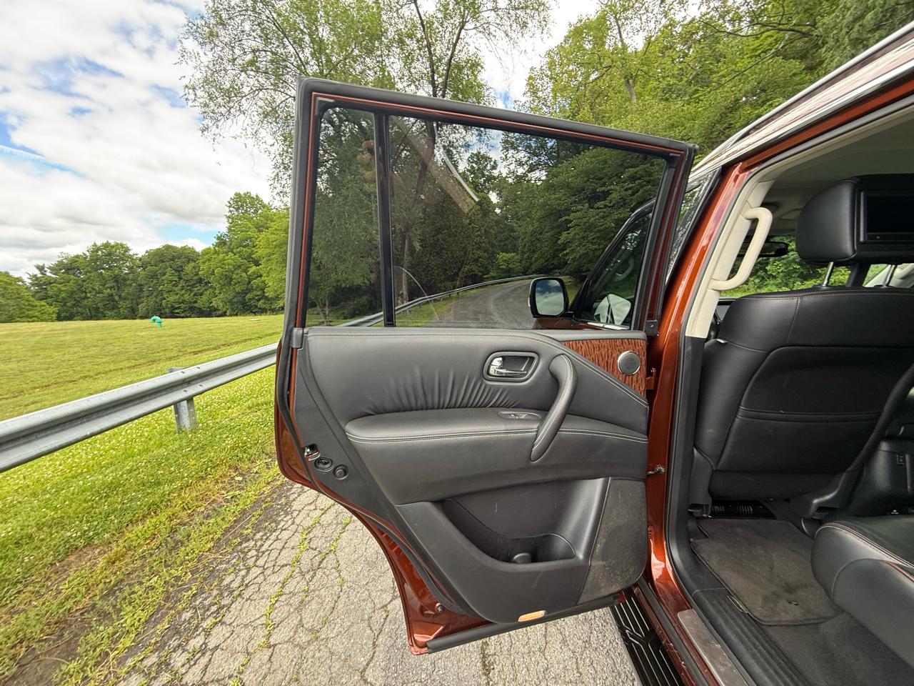 Nissan Armada Platinum AWD 2017