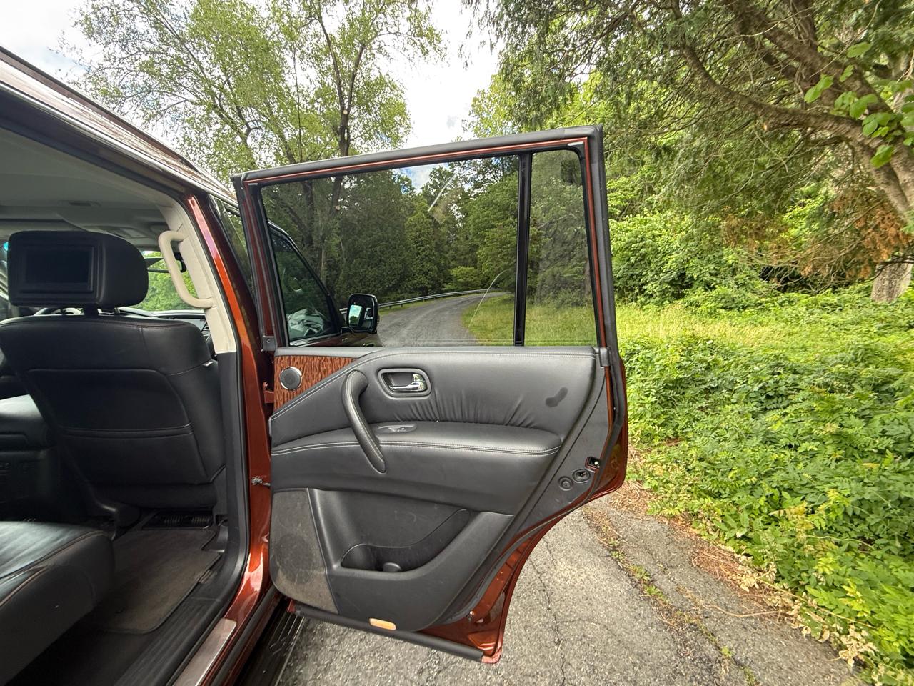 Nissan Armada Platinum AWD 2017