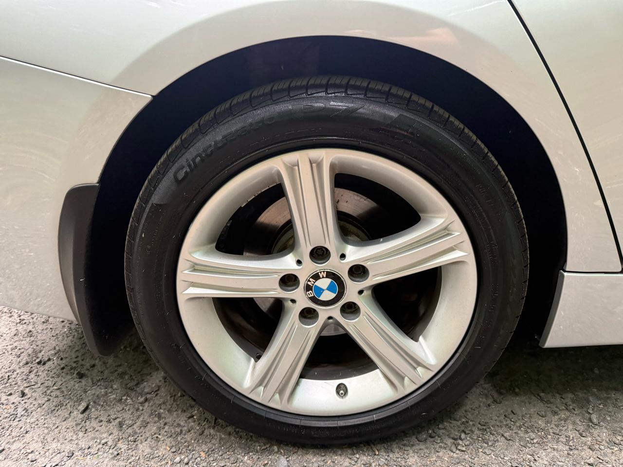 BMW 3-Series 320i xDrive 2013