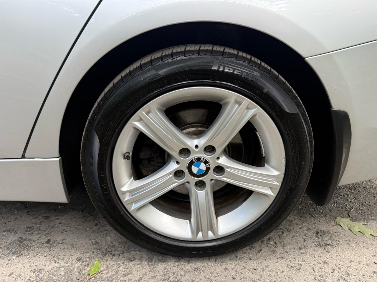 BMW 3-Series 320i xDrive 2013