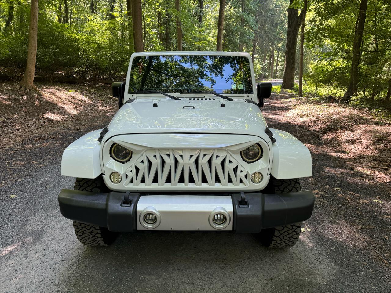 Jeep Wrangler Unlimited Sahara 4WD 2012
