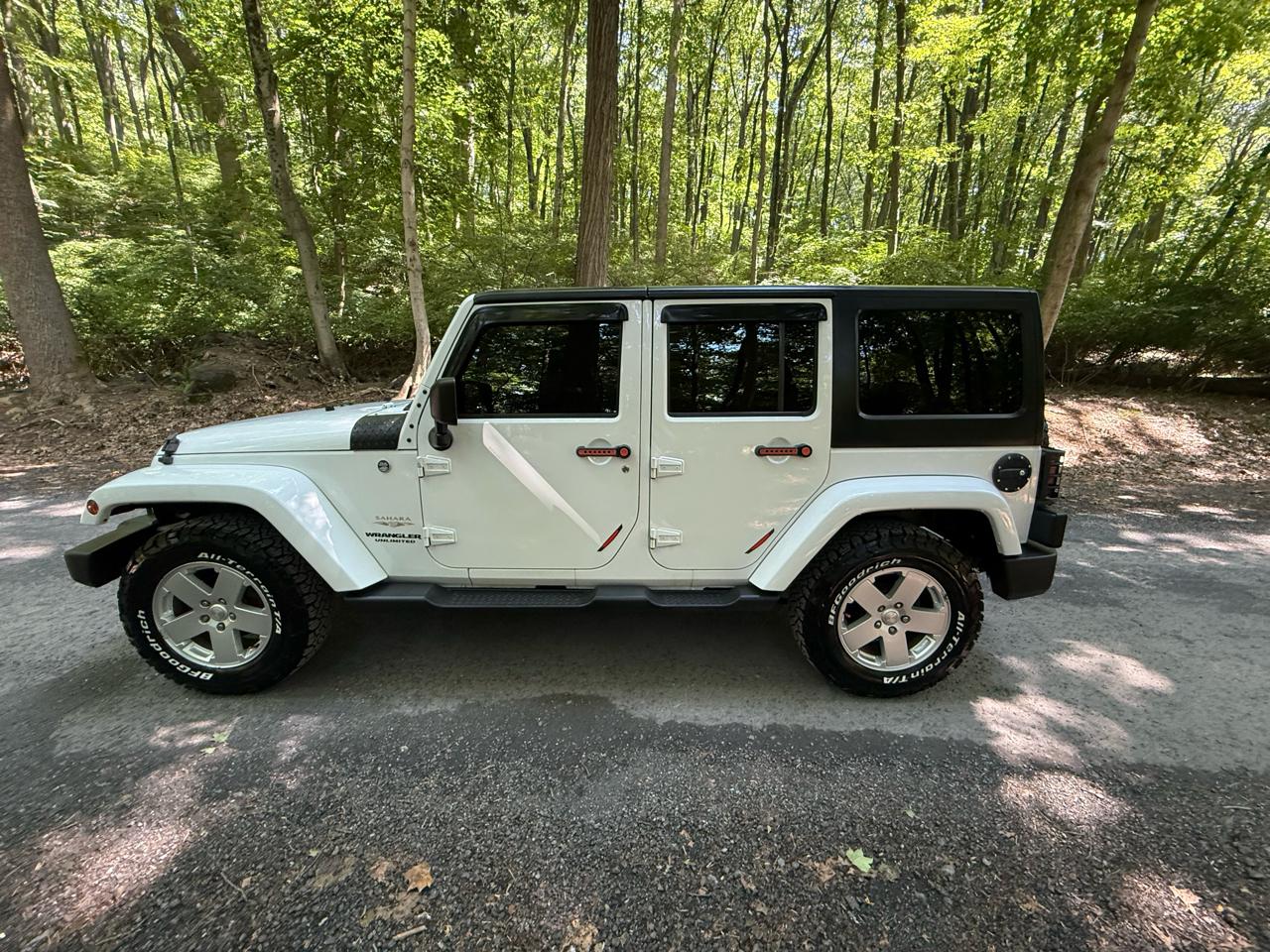 Jeep Wrangler Unlimited Sahara 4WD 2012