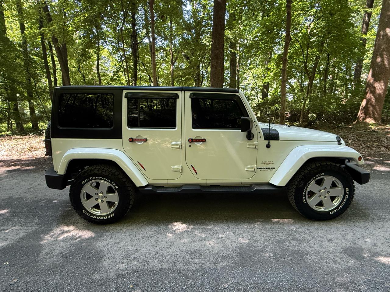 Jeep Wrangler Unlimited Sahara 4WD 2012