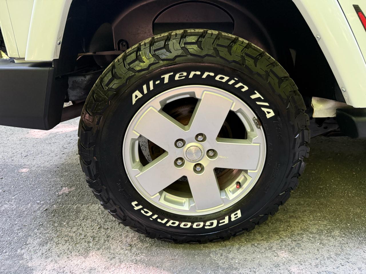 Jeep Wrangler Unlimited Sahara 4WD 2012