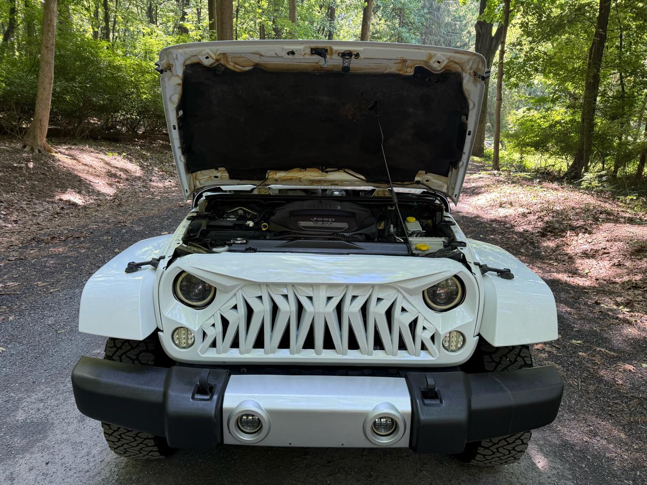Jeep Wrangler Unlimited Sahara 4WD 2012
