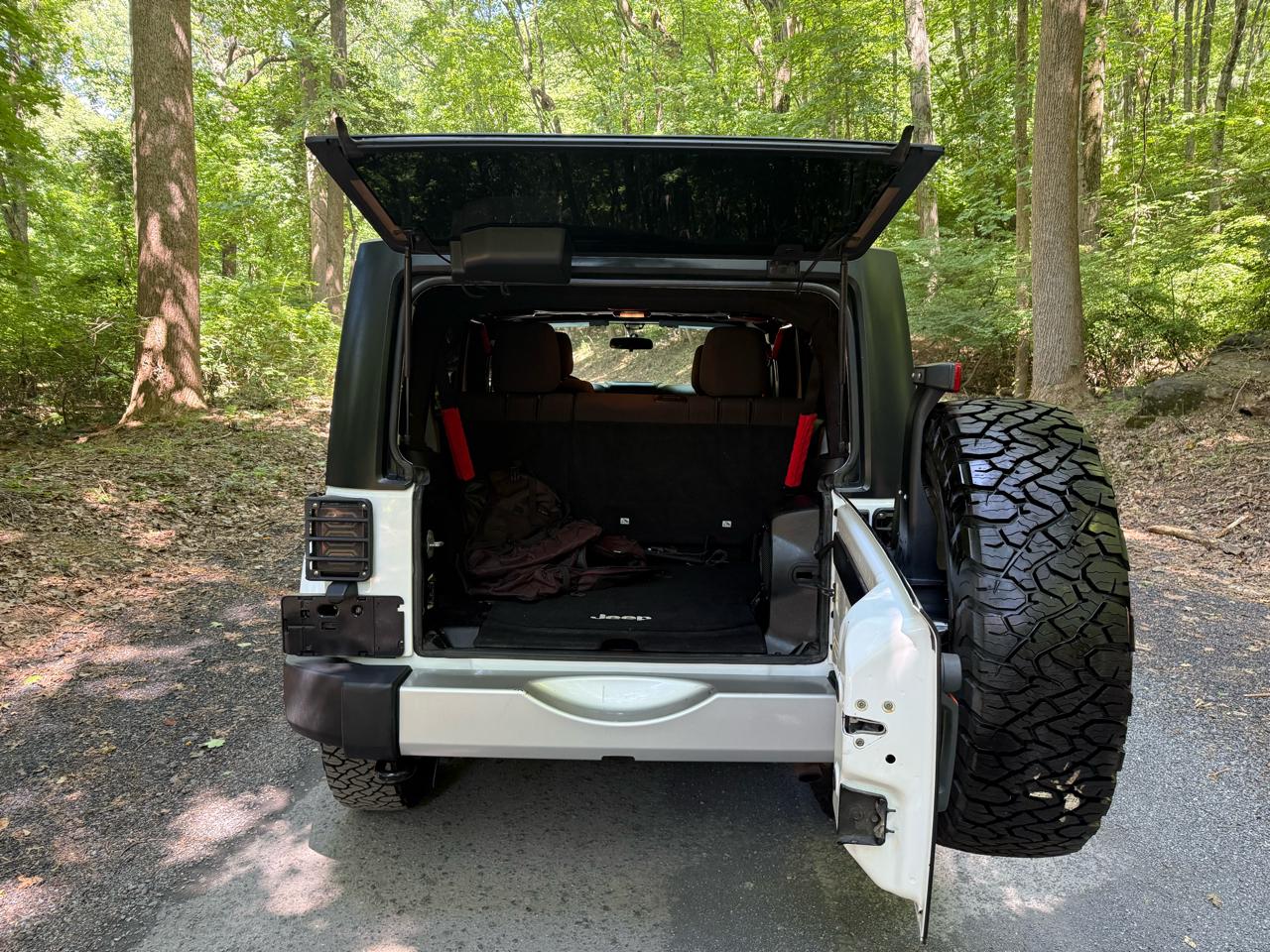 Jeep Wrangler Unlimited Sahara 4WD 2012