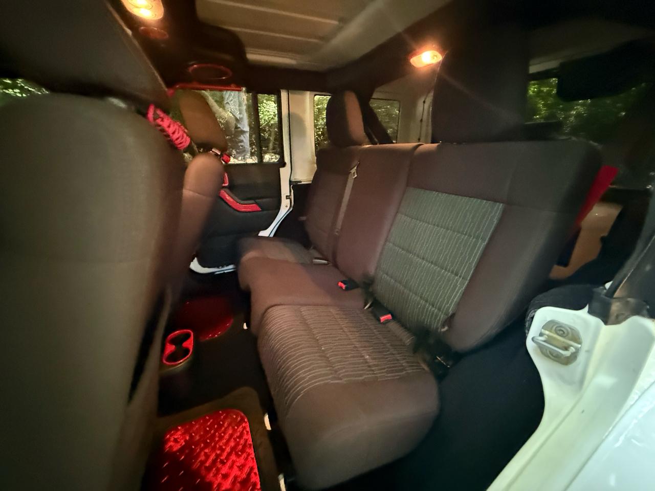 Jeep Wrangler Unlimited Sahara 4WD 2012