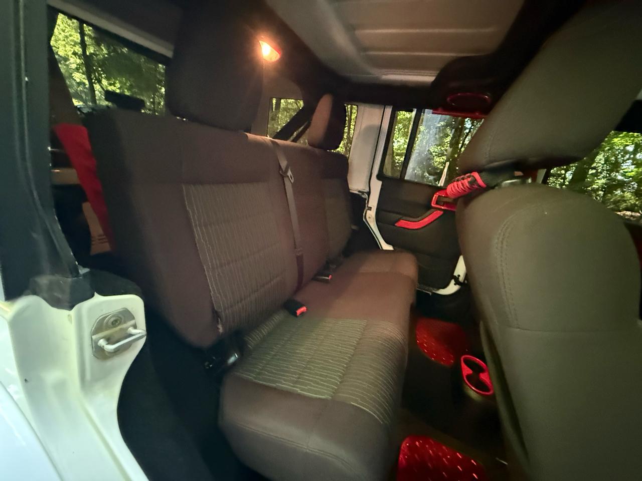 Jeep Wrangler Unlimited Sahara 4WD 2012
