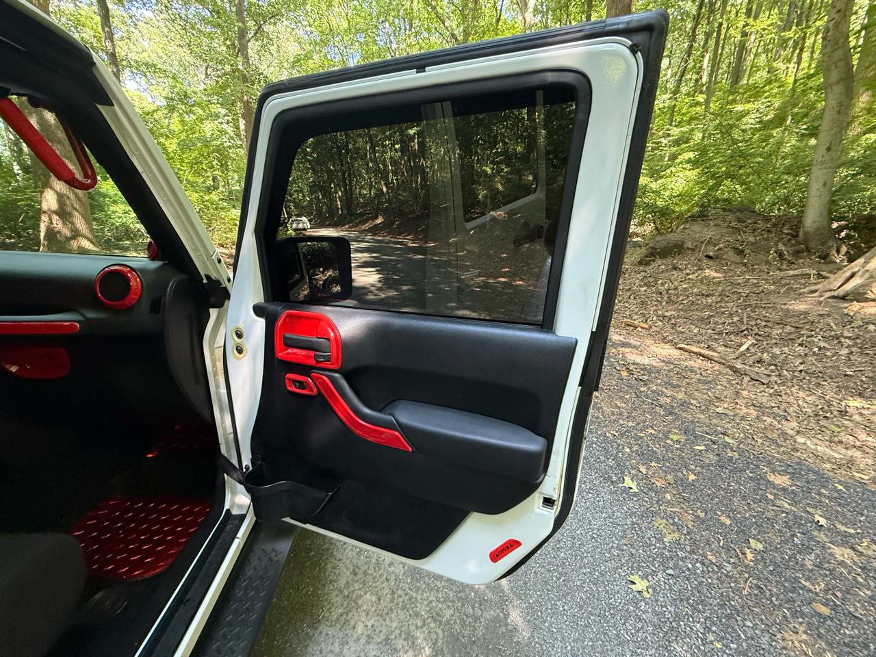 Jeep Wrangler Unlimited Sahara 4WD 2012