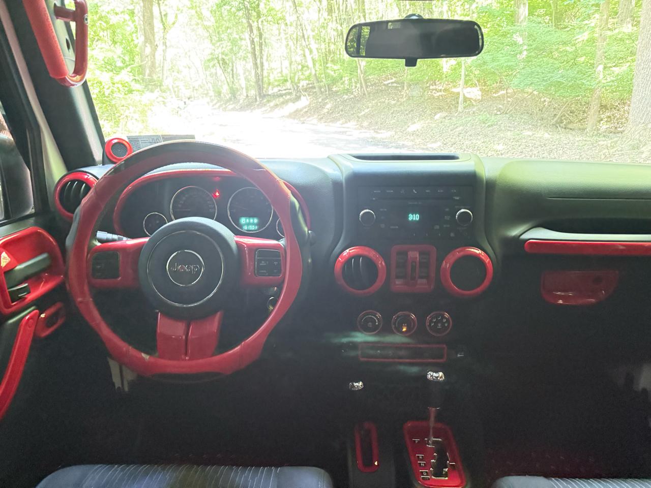 Jeep Wrangler Unlimited Sahara 4WD 2012