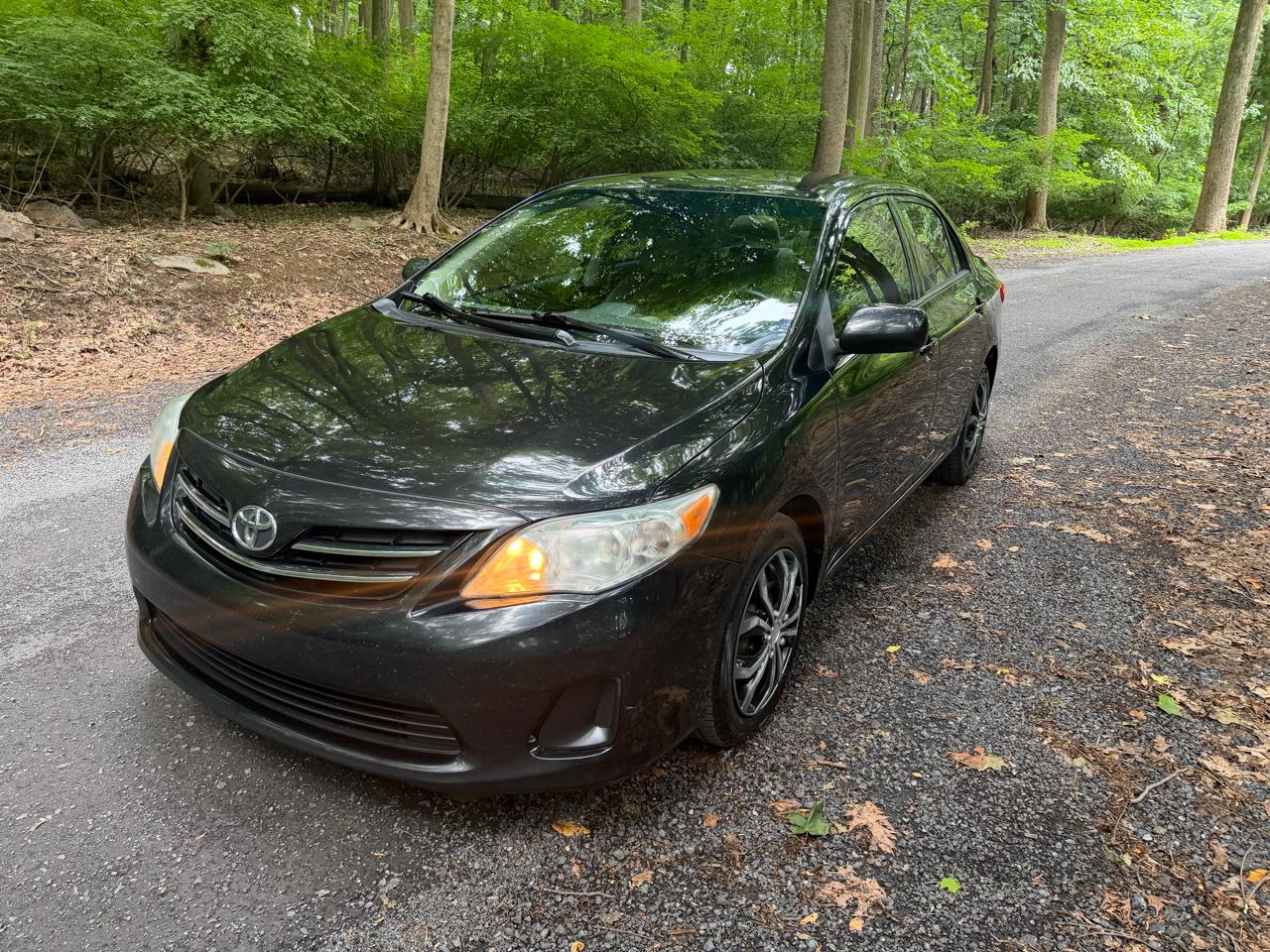 Toyota Corolla 4dr Sdn Base Auto 2013