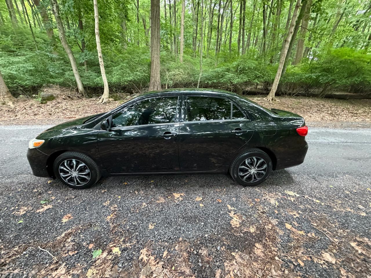 Toyota Corolla 4dr Sdn Base Auto 2013