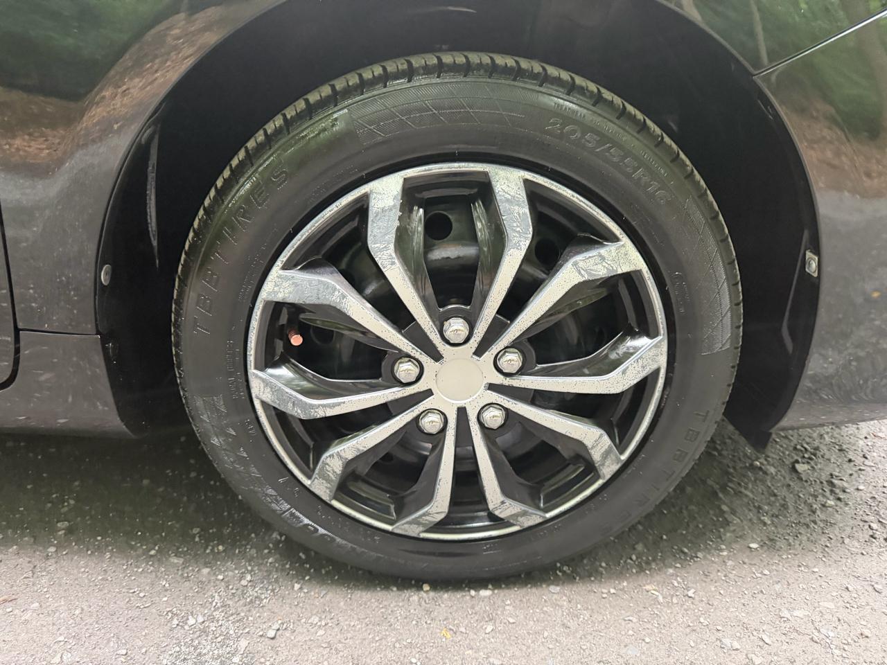 Toyota Corolla 4dr Sdn Base Auto 2013