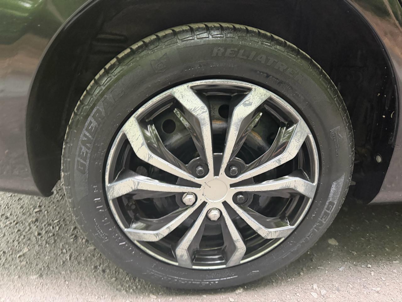Toyota Corolla 4dr Sdn Base Auto 2013