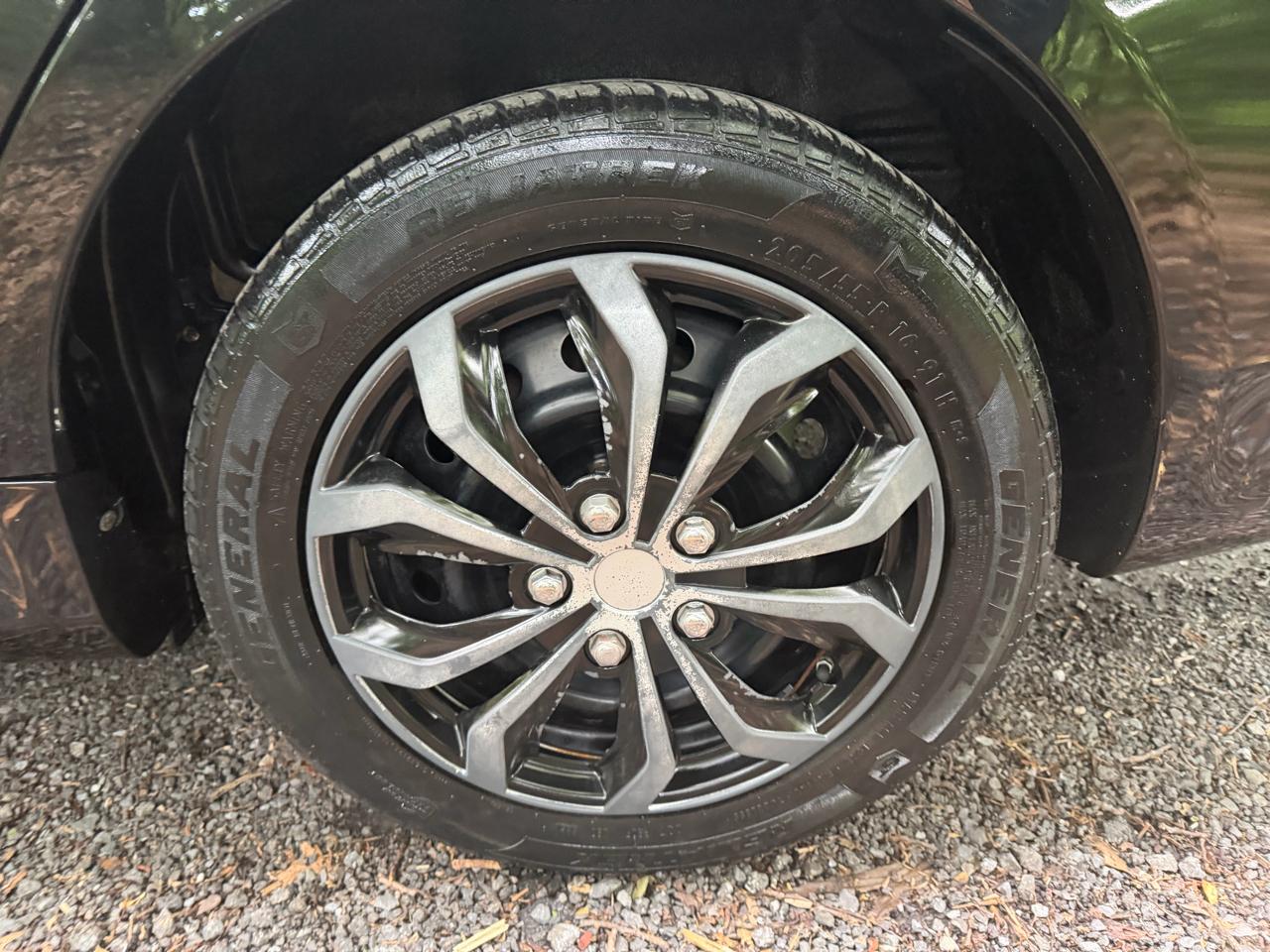 Toyota Corolla 4dr Sdn Base Auto 2013