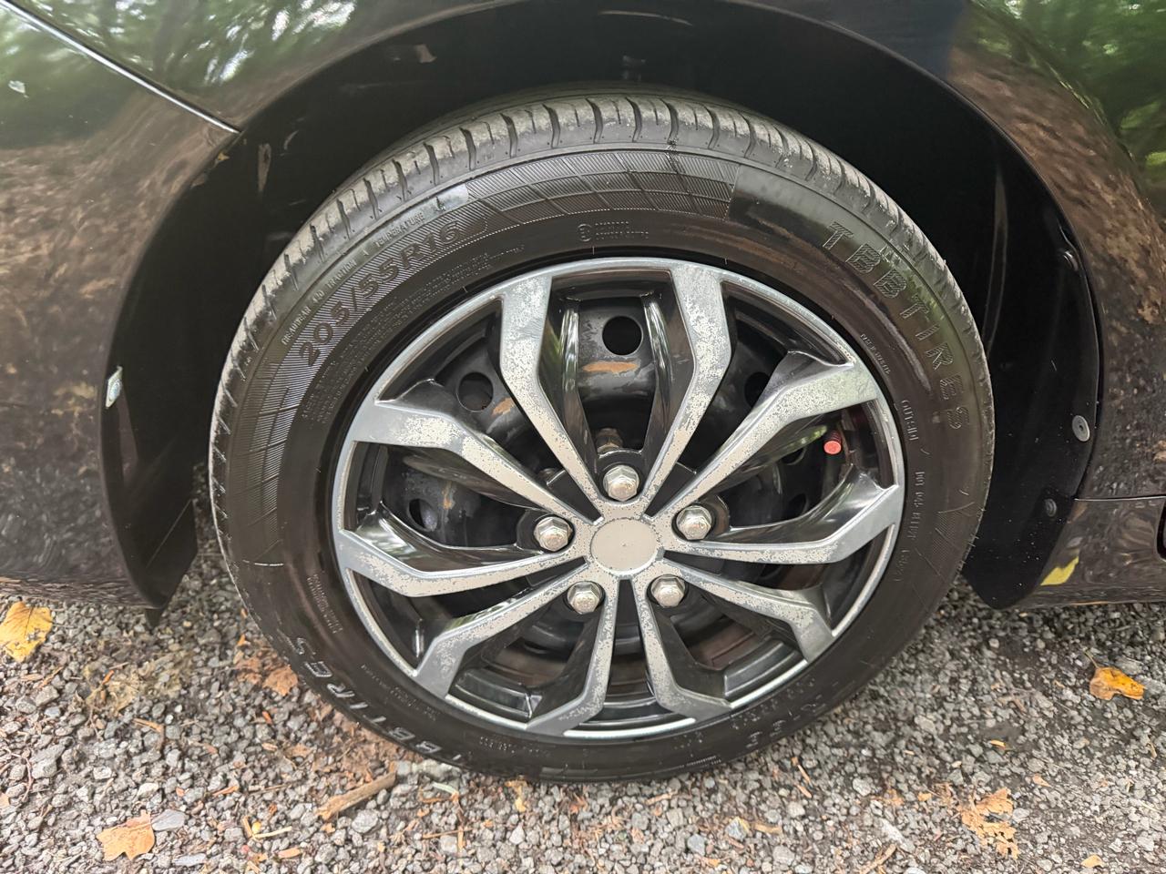 Toyota Corolla 4dr Sdn Base Auto 2013