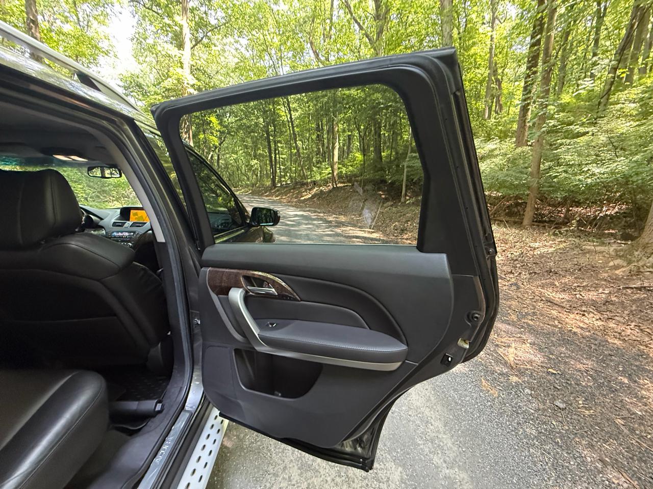 Acura MDX 6-Spd AT w/Tech and Entertainment Package 2012