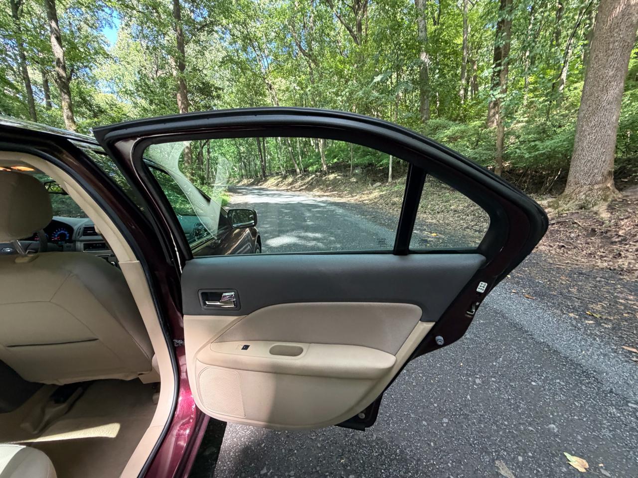 Ford Fusion I4 SE 2011