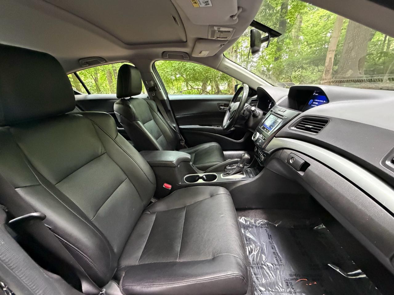 Acura ILX 8-Spd AT w/ Premium Package 2017