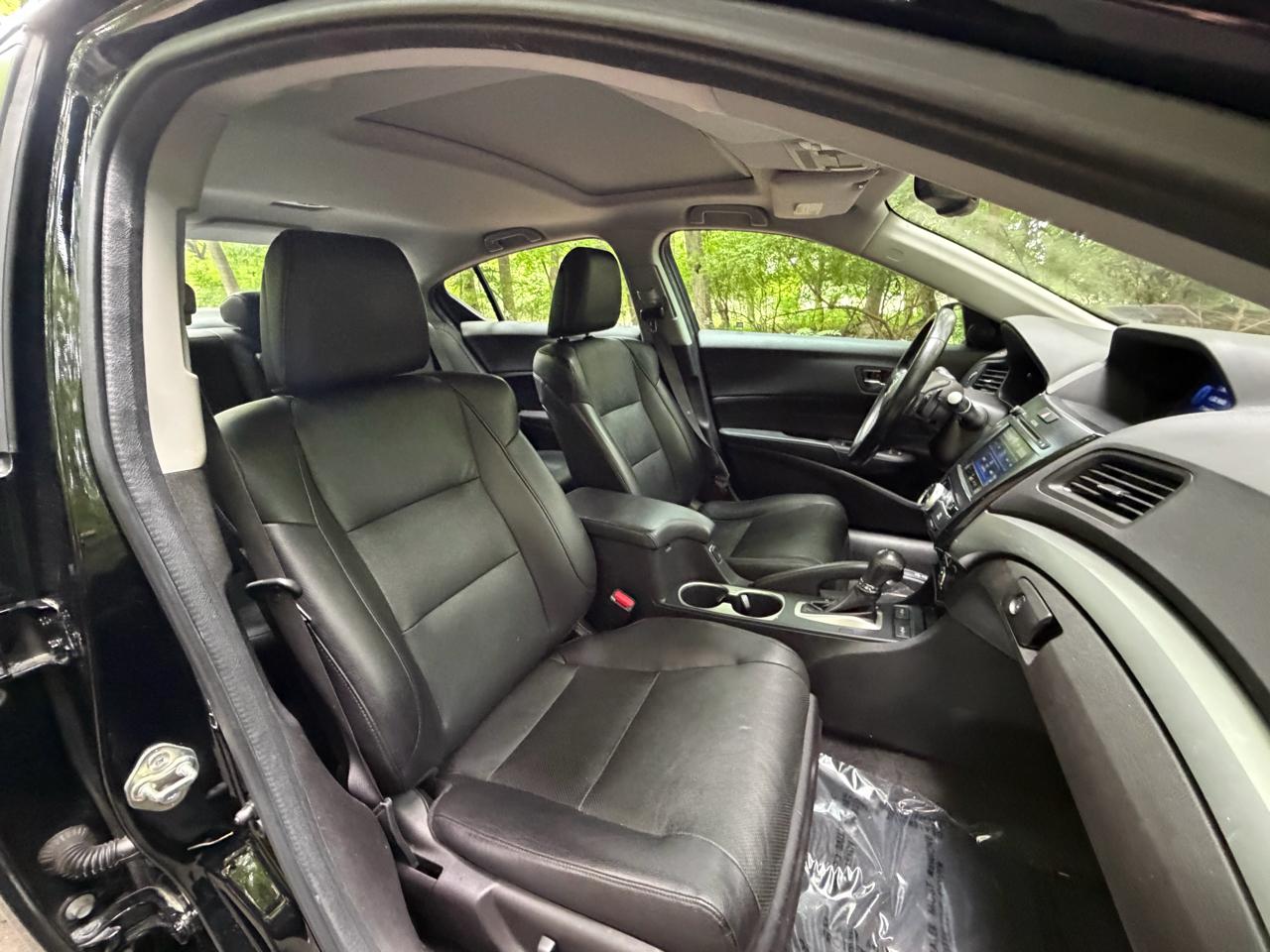 Acura ILX 8-Spd AT w/ Premium Package 2017
