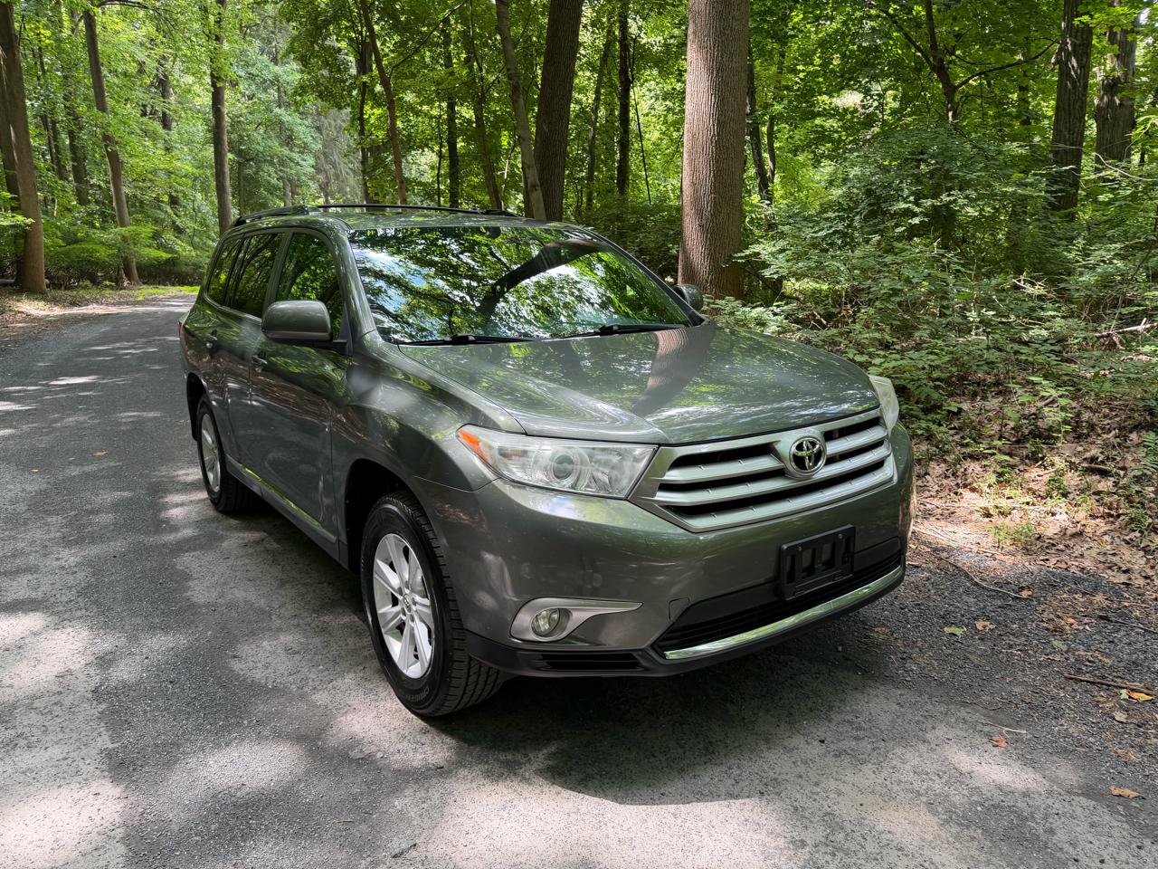 Toyota Highlander Base 4WD 2013