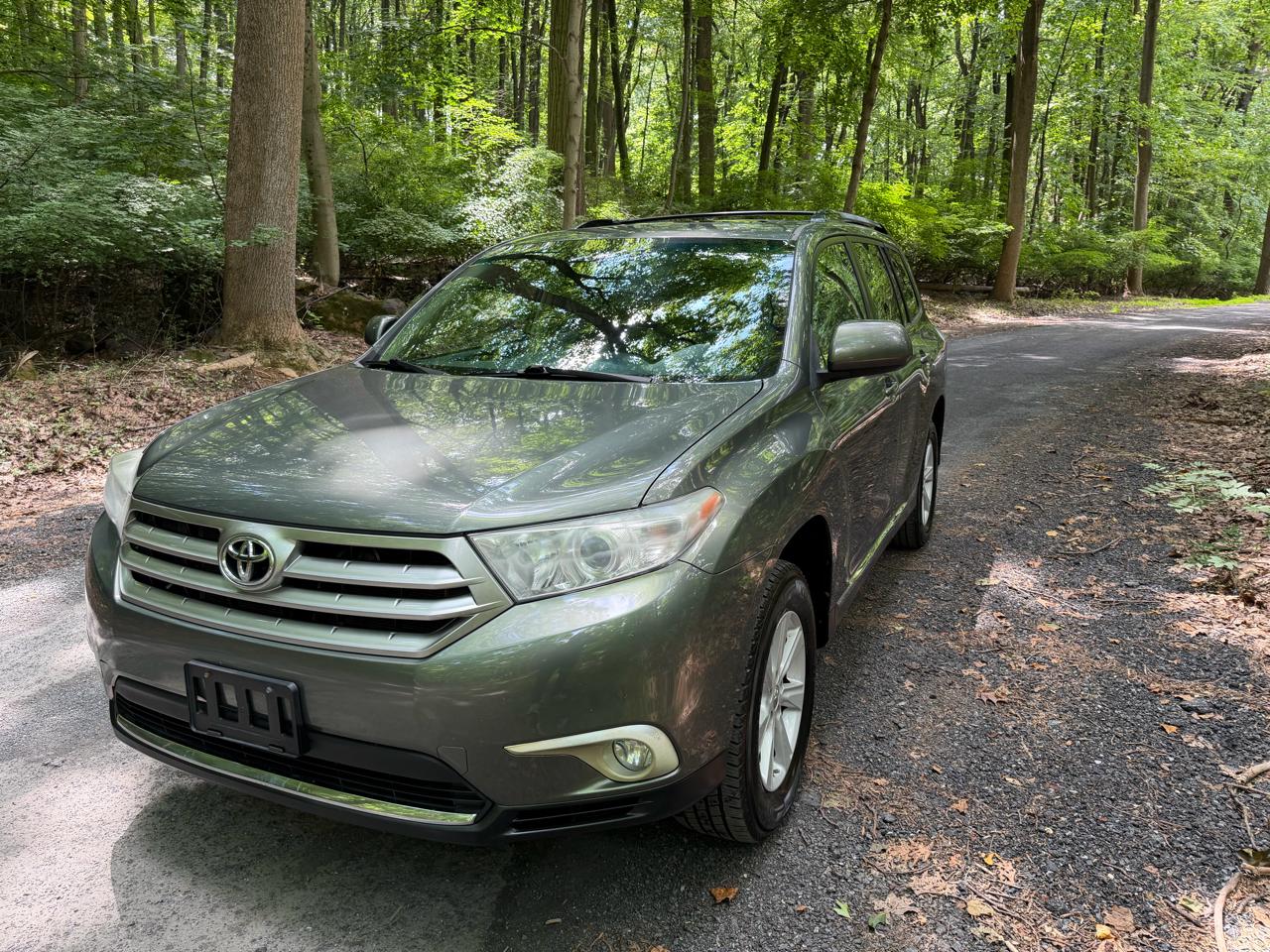Toyota Highlander Base 4WD 2013